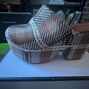 Larroude Miso clog 7.5